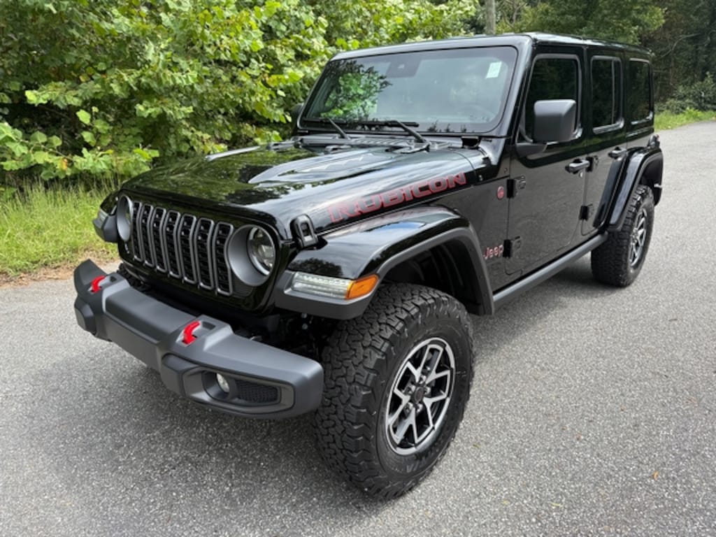 New 2025 Jeep Wrangler Rubicon 4 Door V6 Body Color Top Sport Utility