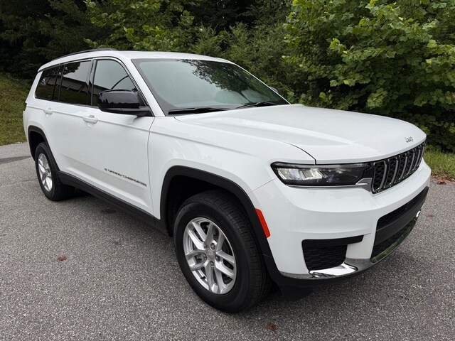 2025 Jeep Grand Cherokee Laredo X photo 4
