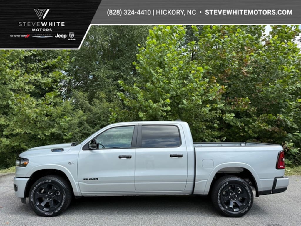 New 2026 Ram 1500 Big Horn Crew Hemi 4WD Night Edition Pickup