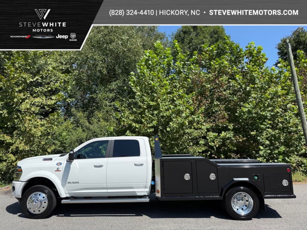 New 2026 Ram 5500 Chassis Cab Big Horn/Laramie Crew 4WD 84 CA Cummins Pickup