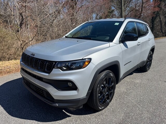 2025 Jeep Compass Latitude Altitude photo 2