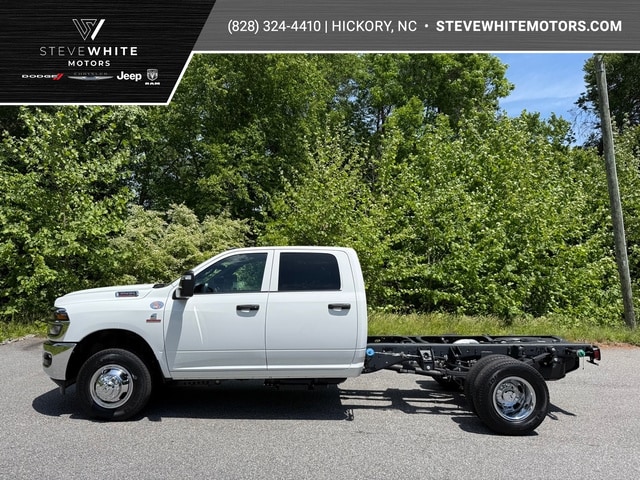 2026 RAM 3500 Tradesman 4X4 Crew Cab's photo