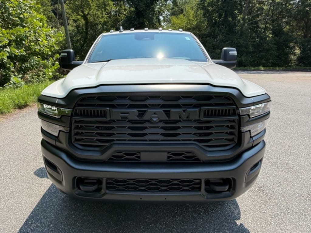 New 2026 Ram 2500 Tradesman Crew 4WD Hemi W/Service Body Pickup