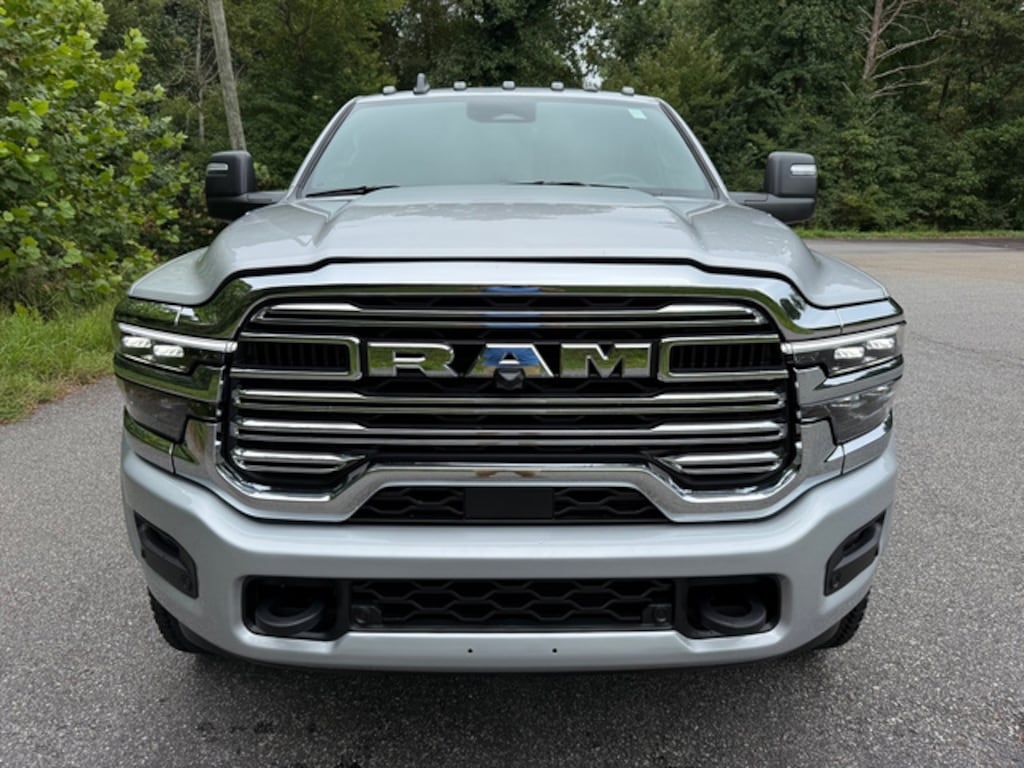 New 2026 Ram 4500 Chassis Cab Big Horn/Laramie Crew 4WD 60 CA Cummins Pickup
