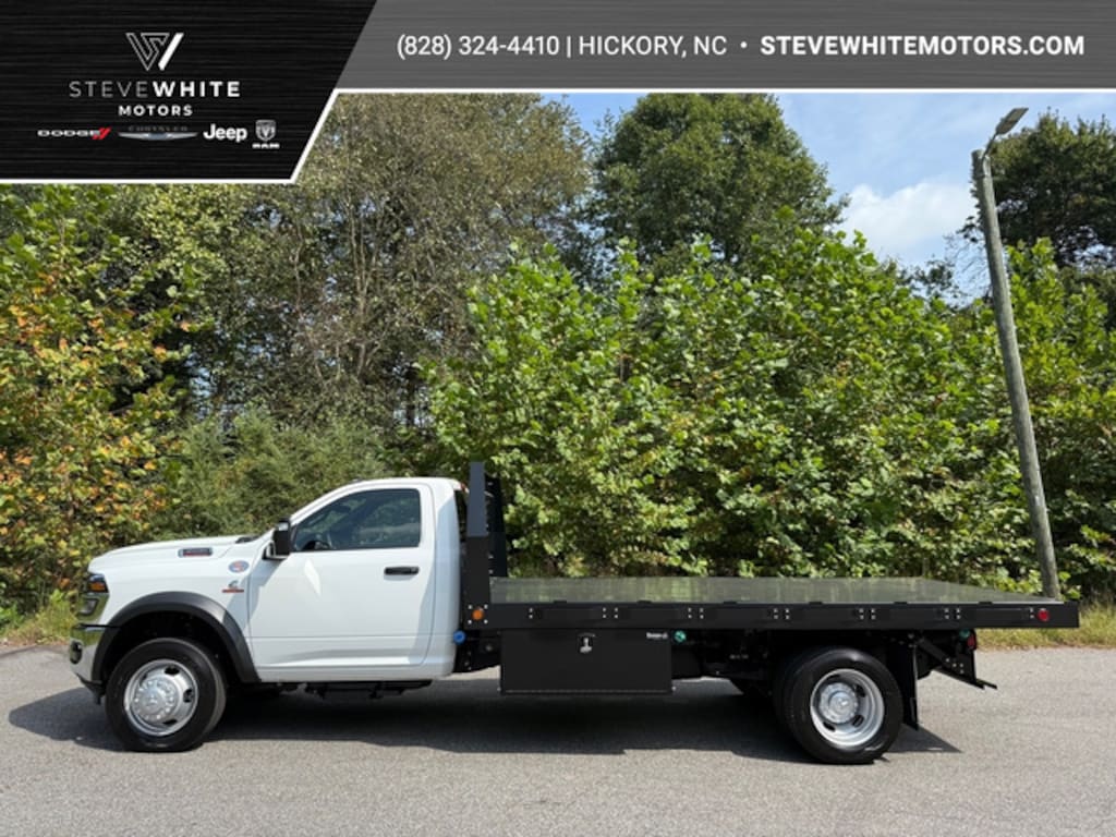 New 2025 Ram 4500 Chassis Cab Tradesman R/C 2WD Cummins 14 Flatbed Pickup