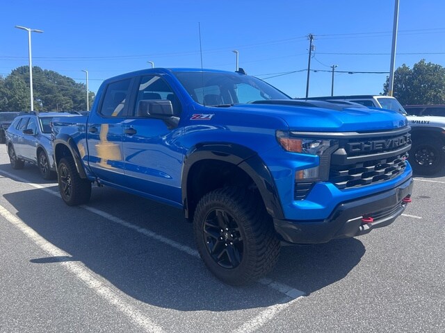 2023 Chevrolet Silverado 1500 Custom Trail Boss photo 2