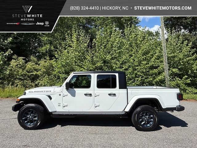 2026 Jeep Gladiator 85th Anniversary Edition Auto's photo