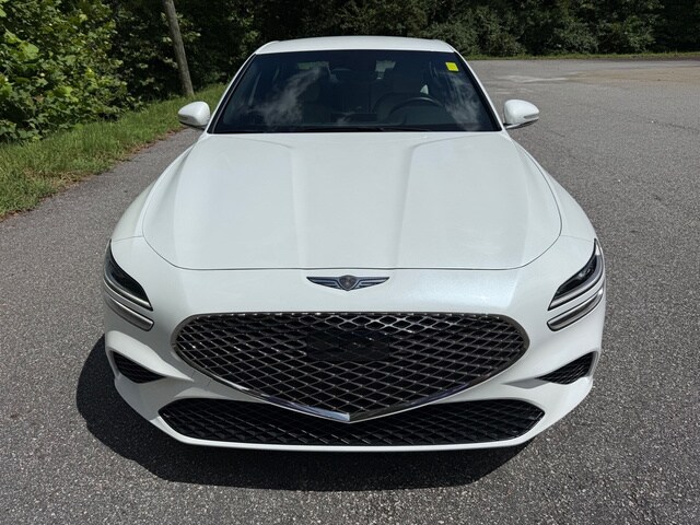 2025 Genesis G70 2.5T photo 3