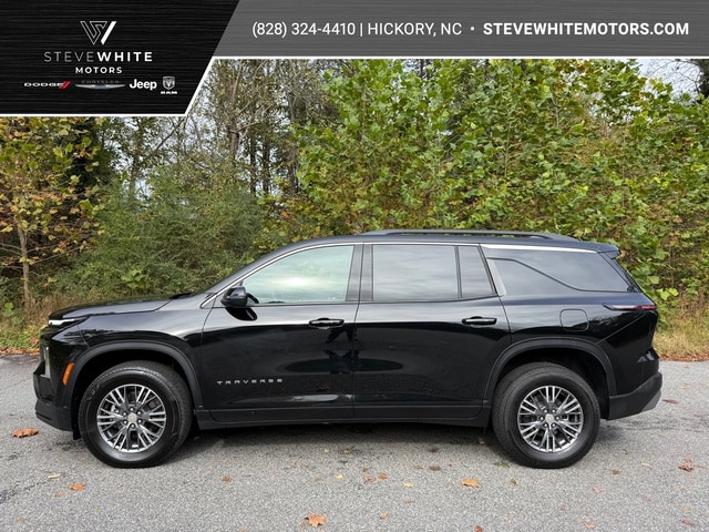 2025 Chevrolet Traverse LT's photo