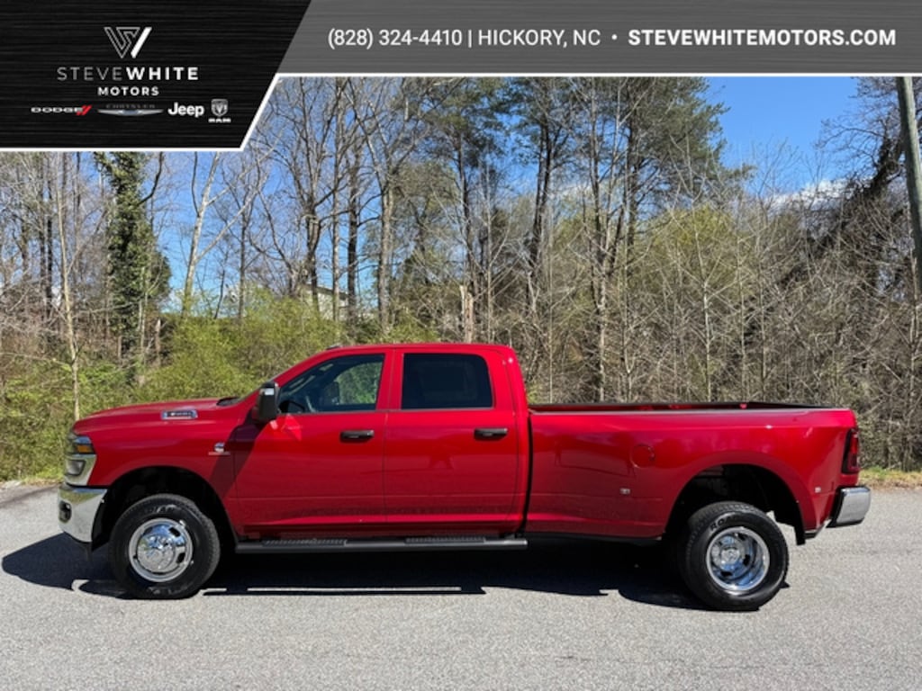 New 2026 Ram 3500 Tradesman Crew 4WD Cummins DRW Pickup