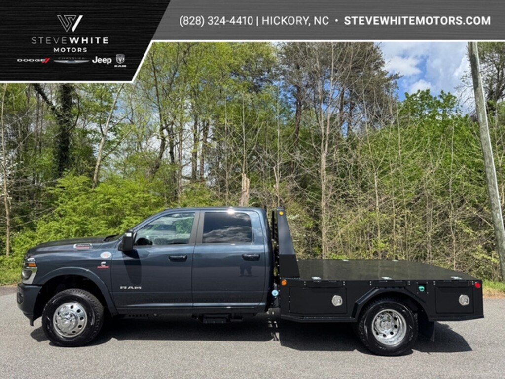 New 2026 Ram 3500 Chassis Cab BIG HORN CREW 4X4 60' CA Pickup