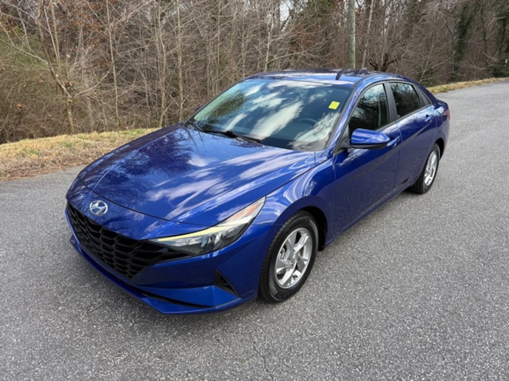 Used 2021 Hyundai Elantra SE Sedan
