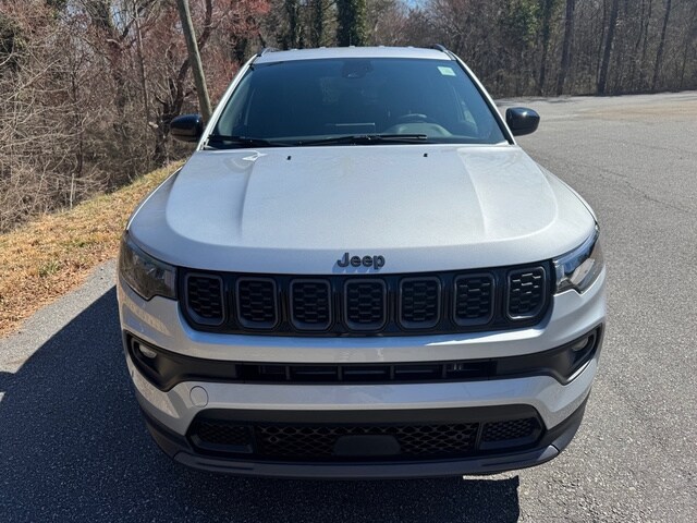 2025 Jeep Compass Latitude Altitude photo 3