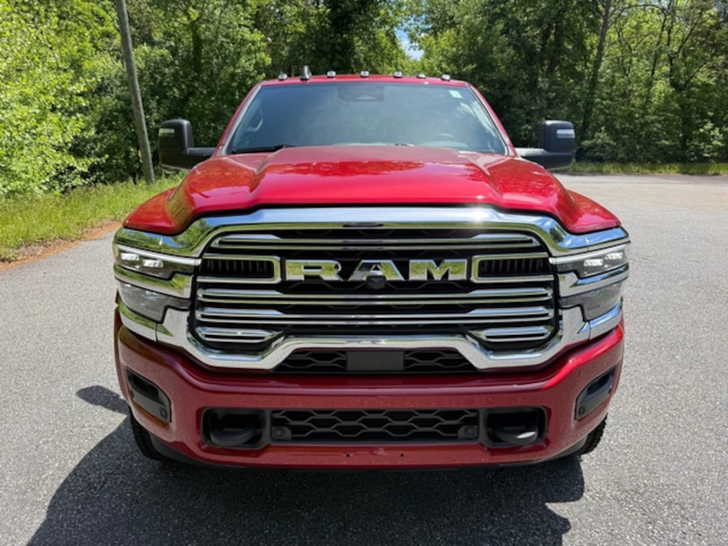 New 2026 Ram 4500 Chassis Cab Big Horn/Laramie Crew 4WD Cummins 9 Combo Bed Pickup