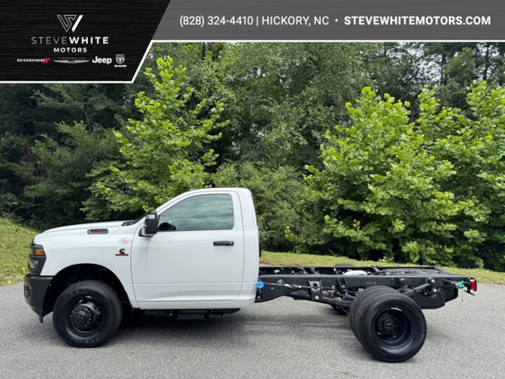 New 2025 Ram 3500 Chassis Cab Tradesman R/C 4WD 60CA Cummins Pickup