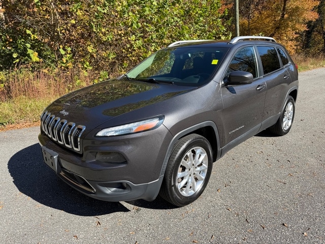 Used 2017 Jeep Cherokee Limited with VIN 1C4PJMDS0HW615672 for sale in Connelly Springs, NC