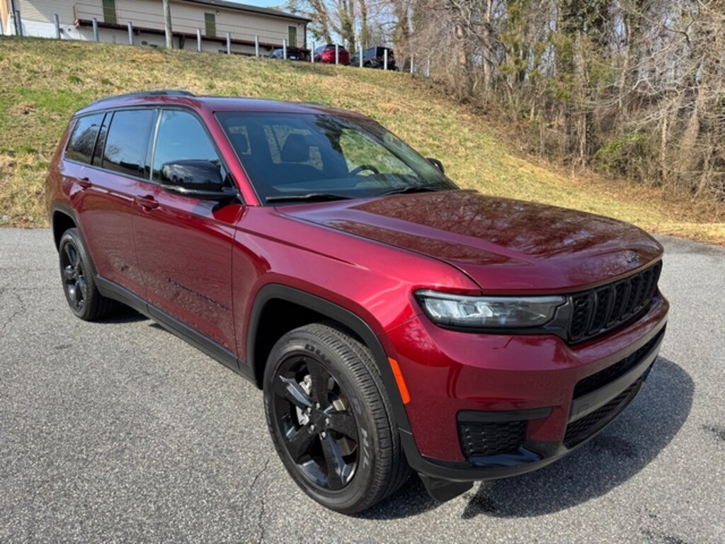 Used 2024 Jeep Grand Cherokee L Altitude 4WD SUV