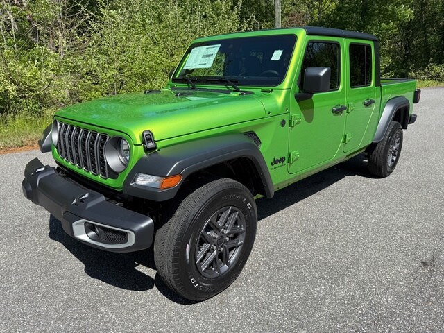 2025 Jeep Gladiator Sport S photo 2