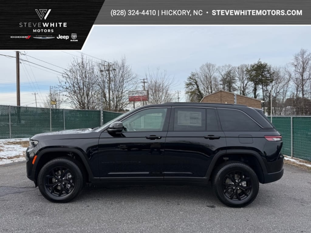 New 2026 Jeep Grand Cherokee Laredo Altitude 4WD Sport Utility