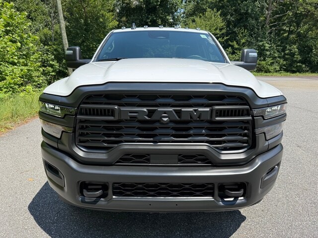 2025 Ram 3500 Tradesman photo 3