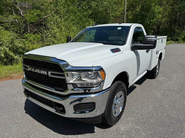 2024 Ram 3500 Tradesman photo 2