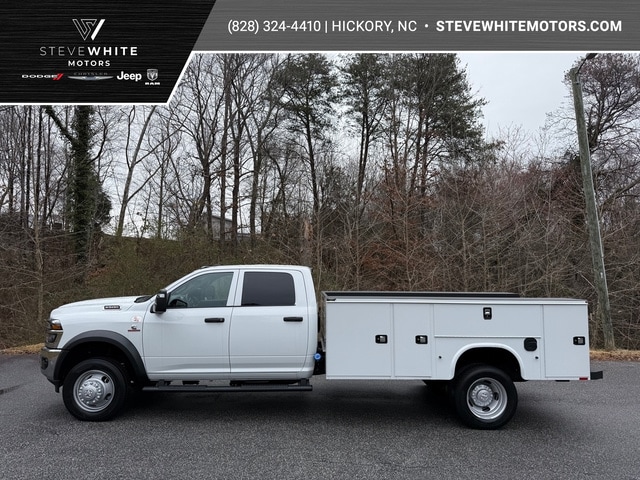 2026 RAM 5500 Big Horn 4X4 Crew Cab DRW 197" WB's photo