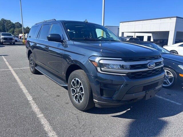2022 Ford Expedition MAX XLT photo 2