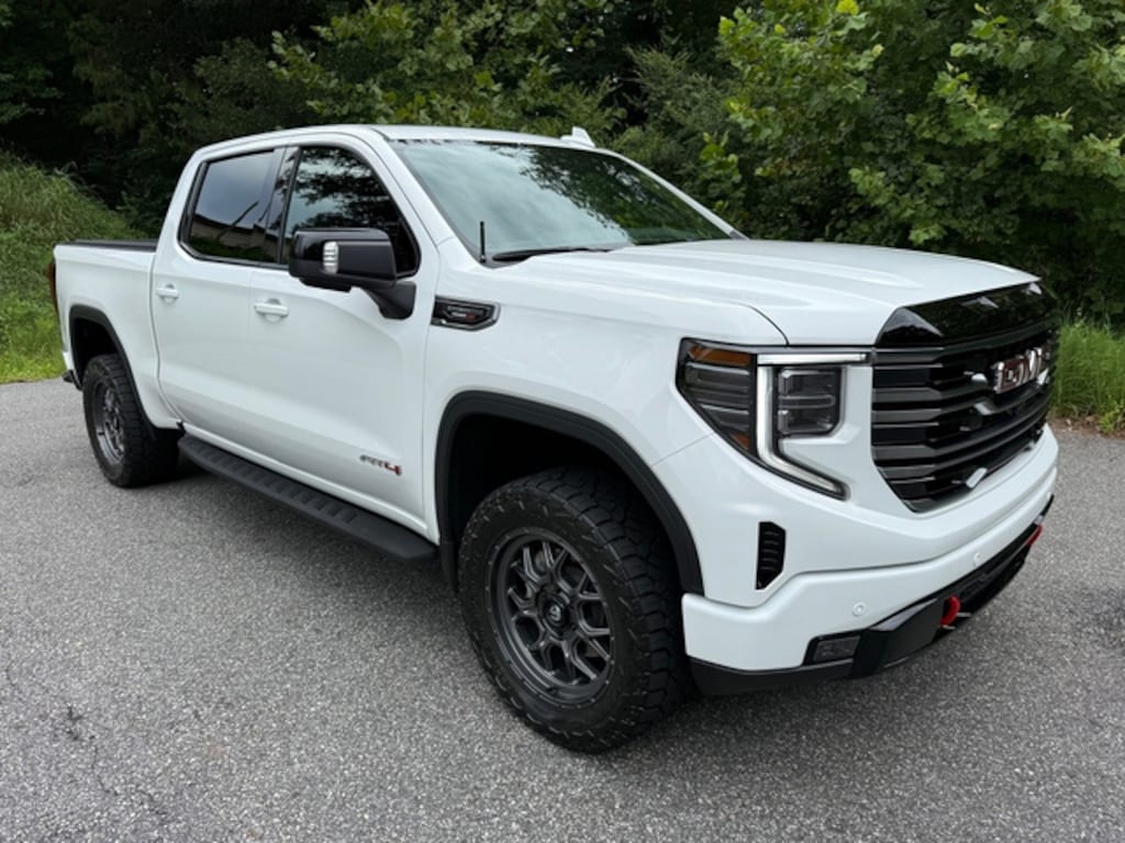 Used 2025 GMC Sierra 1500 AT4 Truck Crew Cab