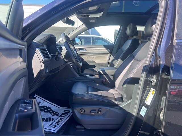 2022 Volkswagen Atlas Cross Sport SE Technology photo 3