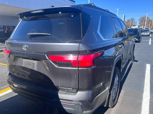 2025 Toyota Sequoia SR5 photo 3