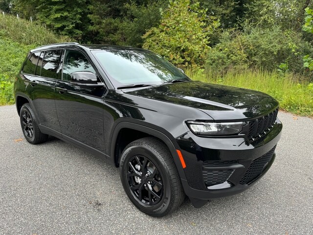 2025 Jeep Grand Cherokee Altitude X photo 3