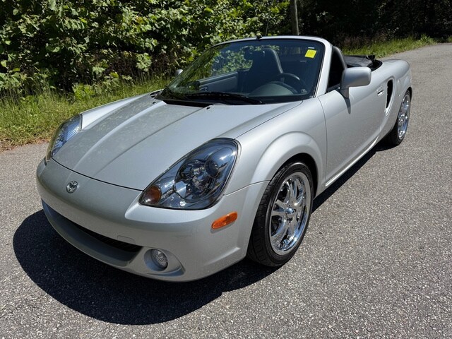 2003 Toyota MR2 Spyder photo 2