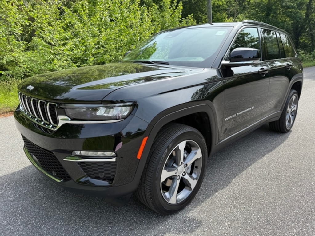 New 2025 Jeep Grand Cherokee Limited 4WD Luxury Tech II Sport Utility