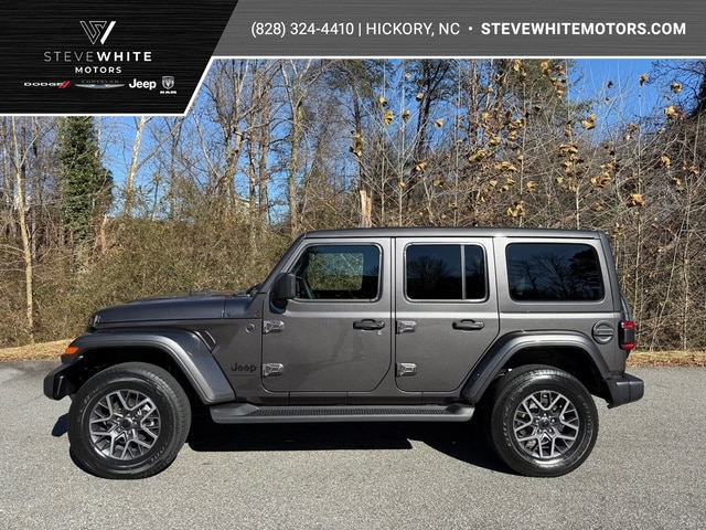 2026 Jeep Wrangler 4-Door Sahara's photo