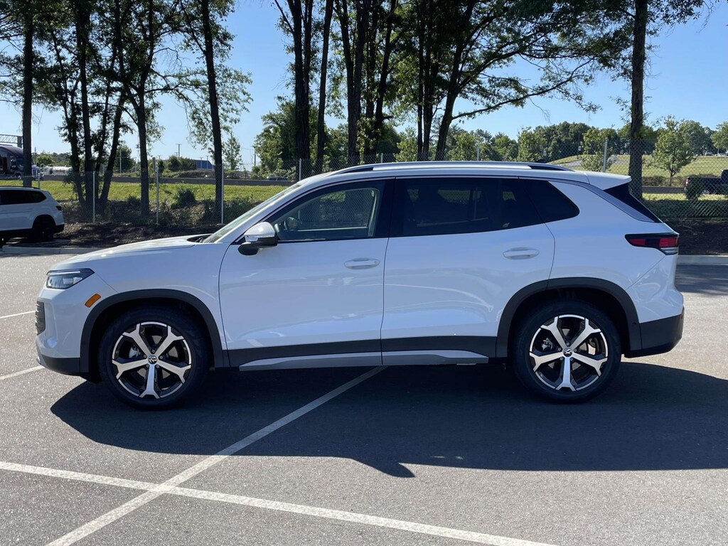 New 2026 Volkswagen Tiguan SE FWD Sport Utility