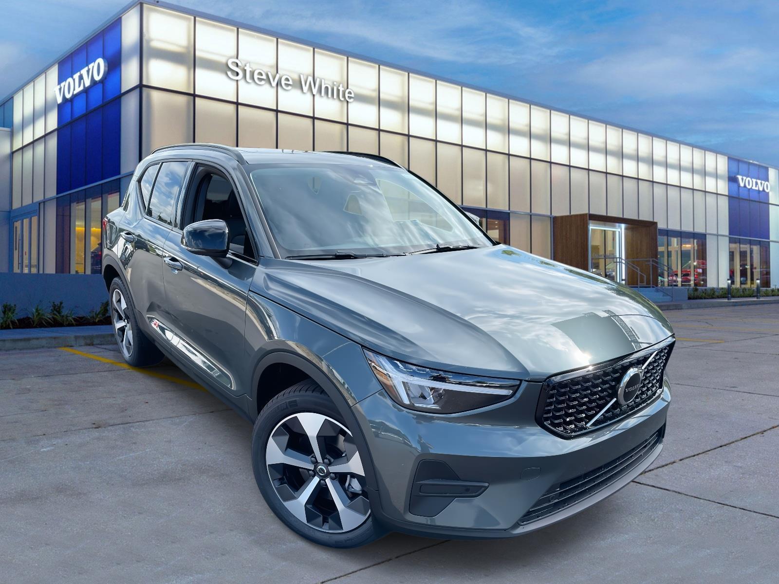 2026 Volvo XC40 B4 Core Dark FWD's photo