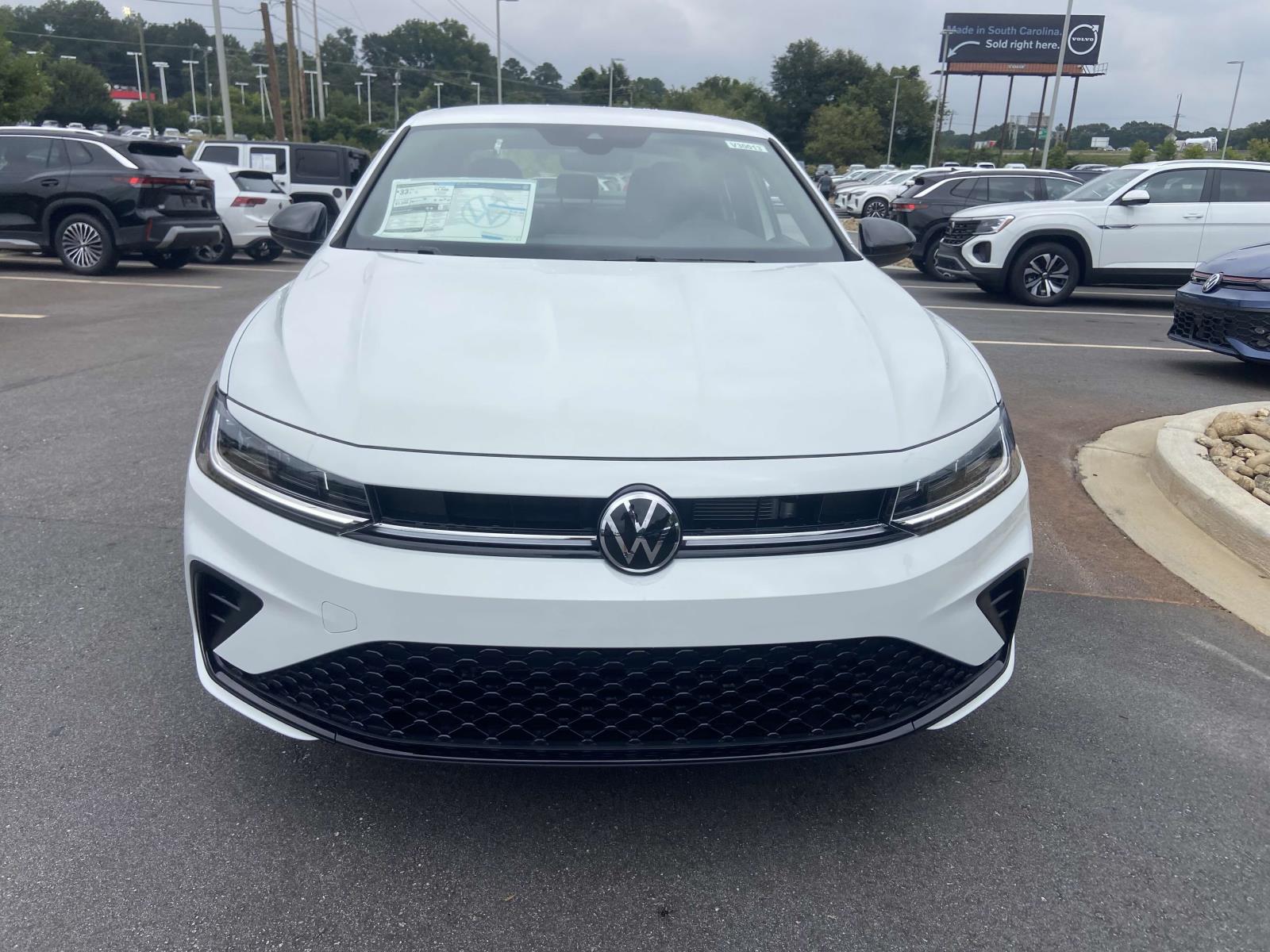 2025 Volkswagen Jetta 1.5T Sport photo 2