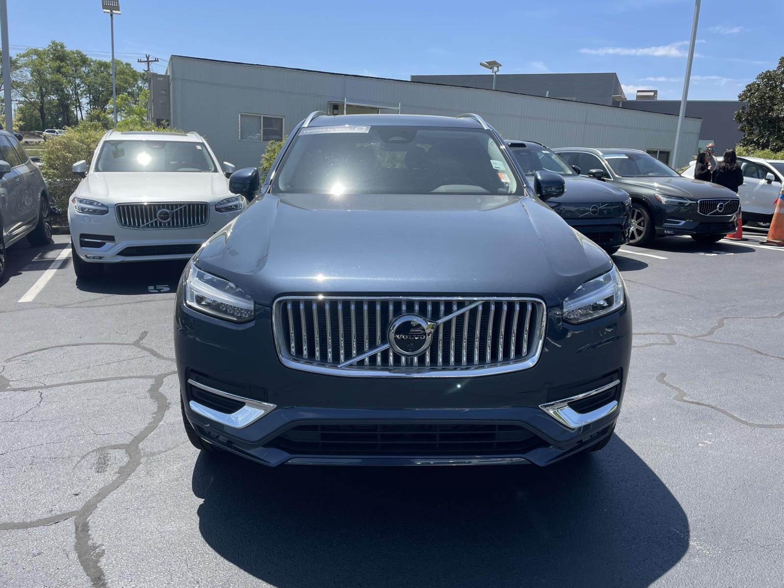 2024 Volvo XC90 B5 Plus photo 2