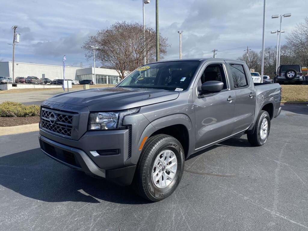 Used 2024 Nissan Frontier Crew Cab 4x4 SV Crew Cab Pickup