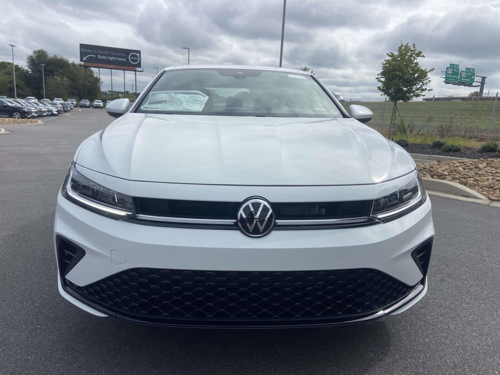 2026 Volkswagen Jetta 1.5T Sport photo 2