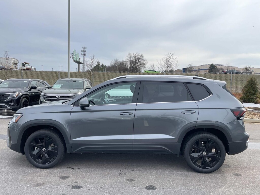 New 2026 Volkswagen Taos SE FWD Sport Utility
