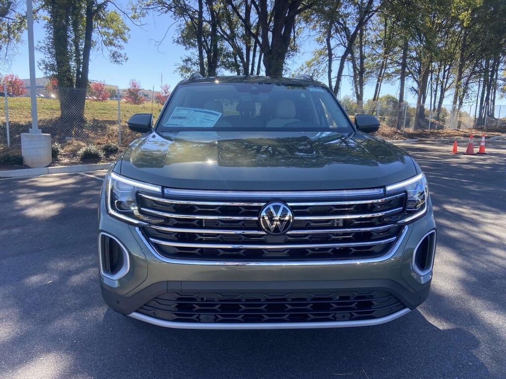 New 2026 Volkswagen Atlas 2.0T SE w/Technology Sport Utility
