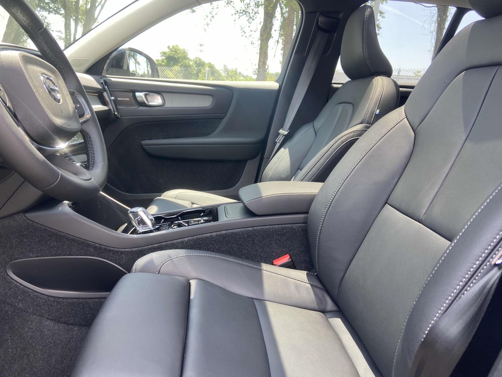 2026 Volvo XC40 Ultra - Photo 17