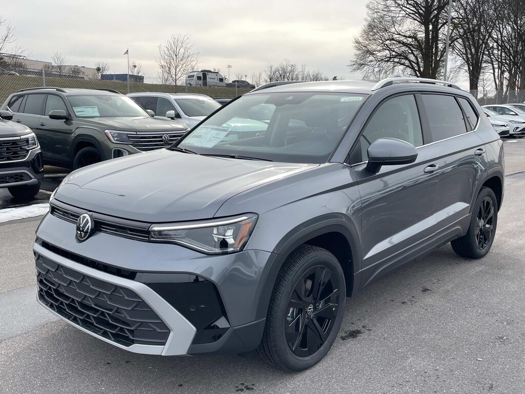 New 2026 Volkswagen Taos SE FWD Sport Utility