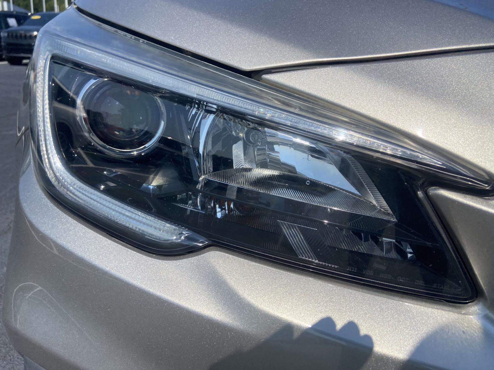 2019 Subaru Outback 3.6R Limited photo 3