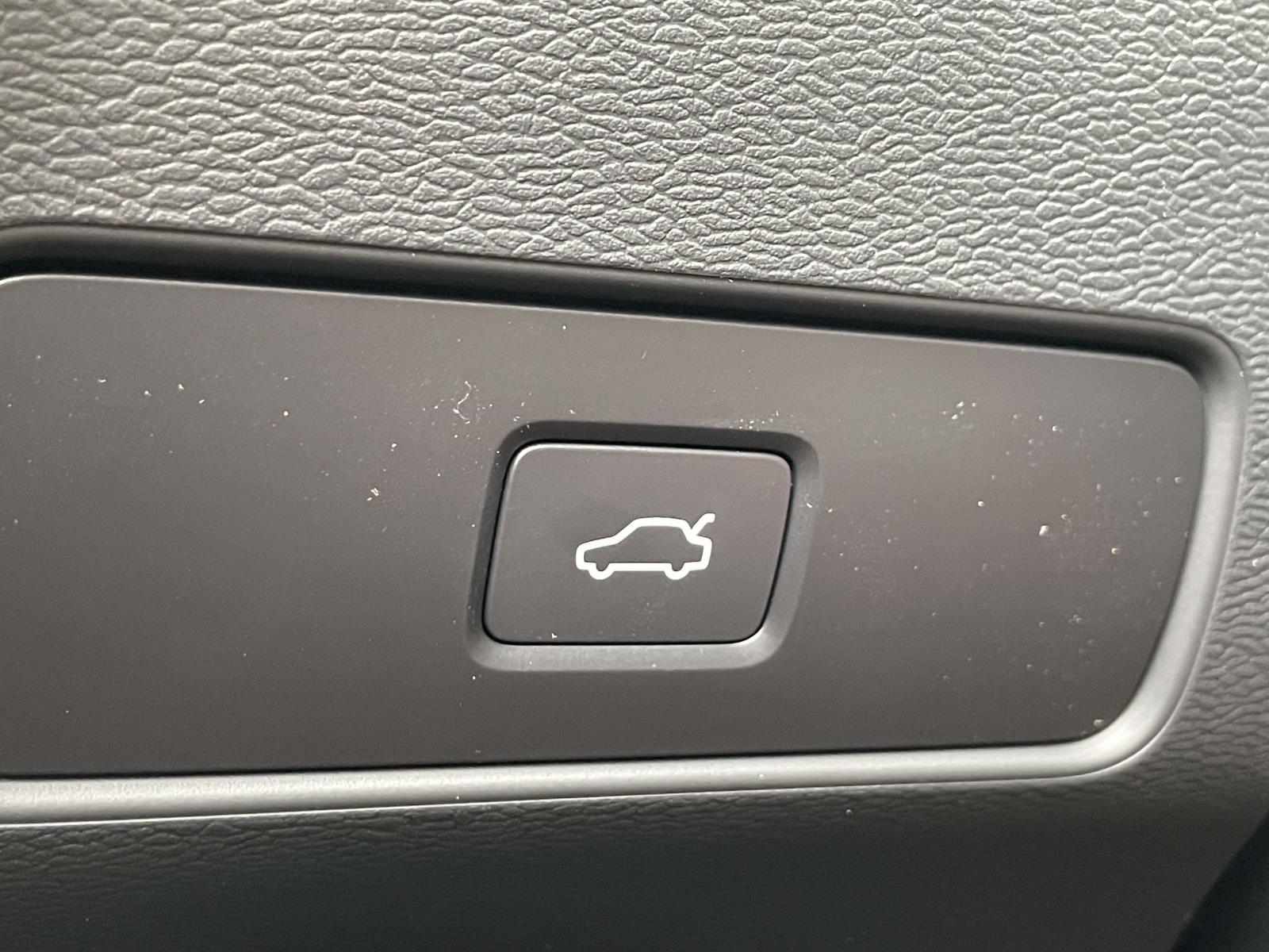 2025 Volvo XC40 Ultra - Photo 26