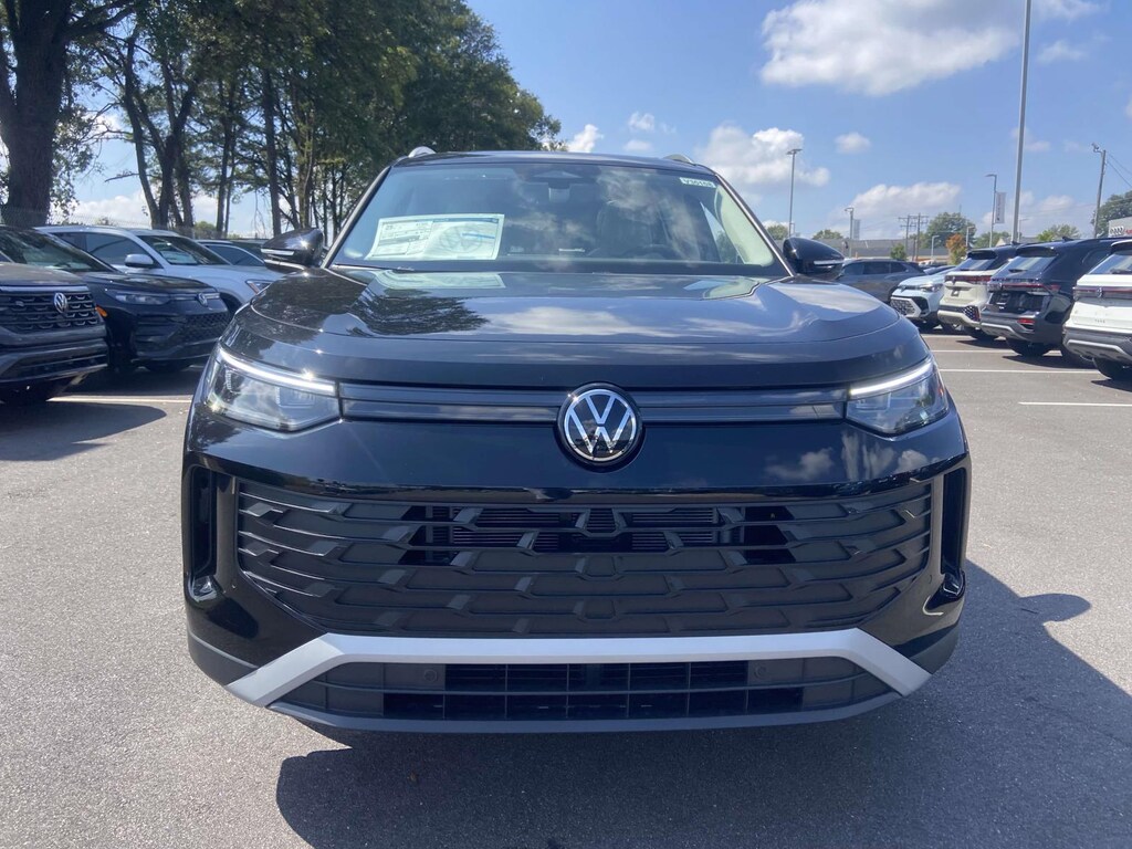 New 2025 Volkswagen Tiguan 2.0T SE Sport Utility