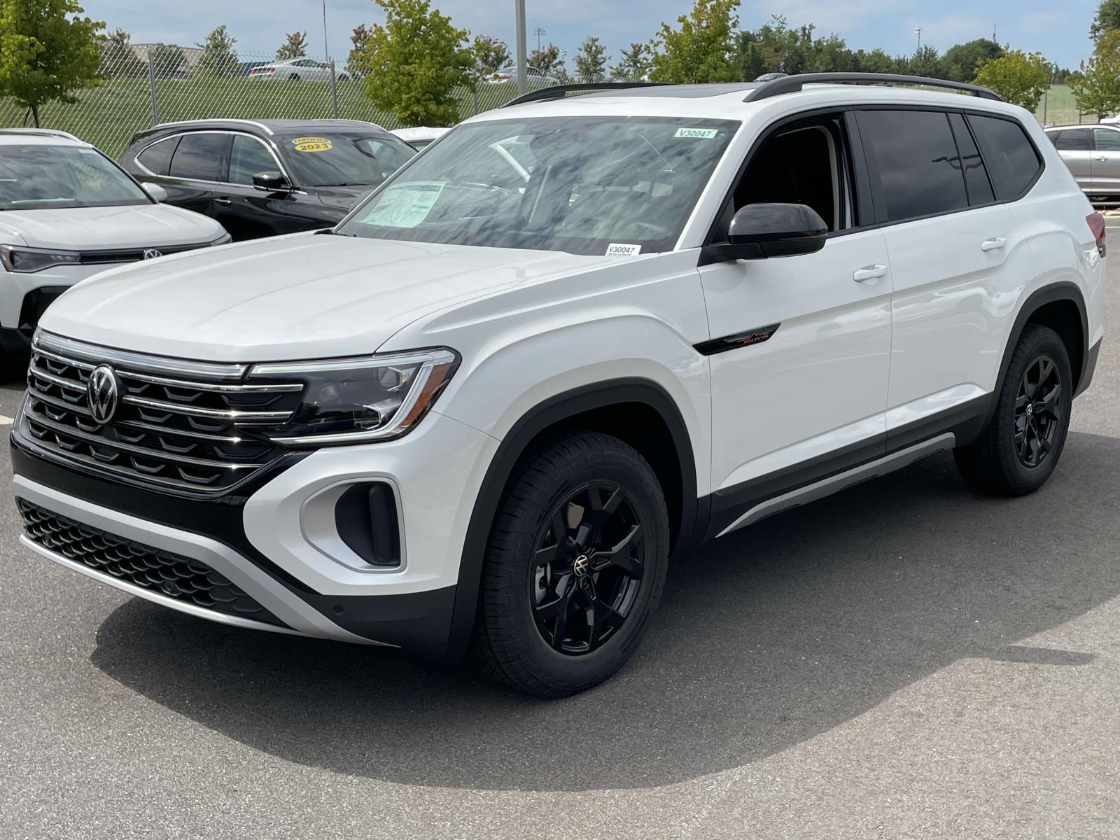 2026 Volkswagen Atlas Peak Edition SE photo 3