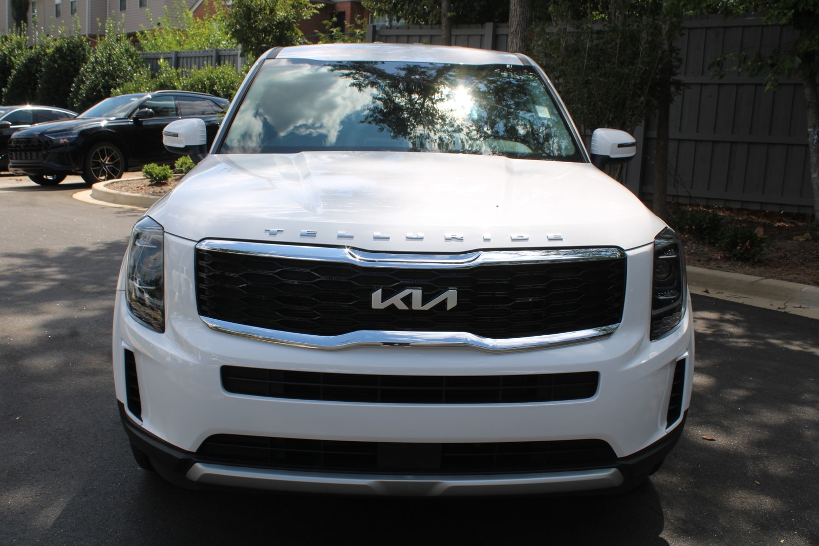 Used 2022 Kia Telluride LX with VIN 5XYP24HC8NG221524 for sale in Greenville, SC