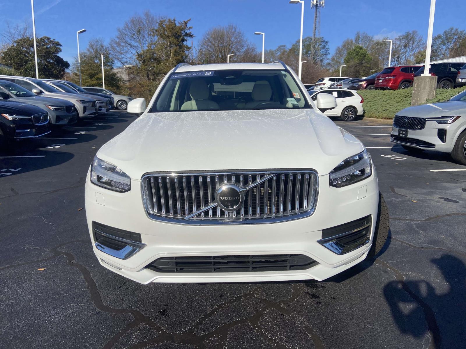 2024 Volvo XC90 AWD Plus photo 2